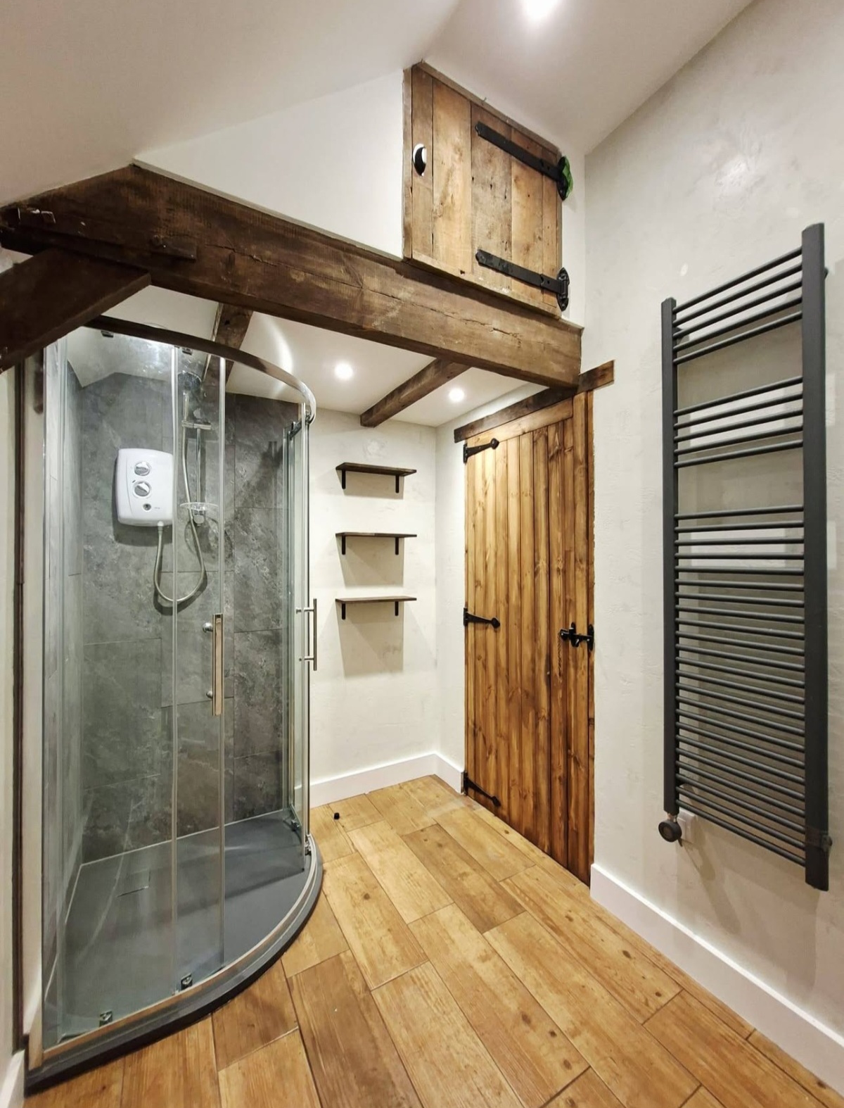 Bathroom refit with reclaimed beams